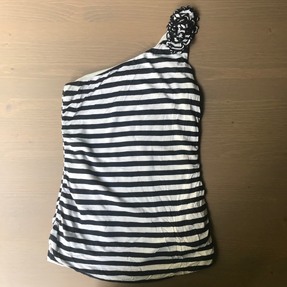 Forever 21 - XXI - one shoulder striped top size M